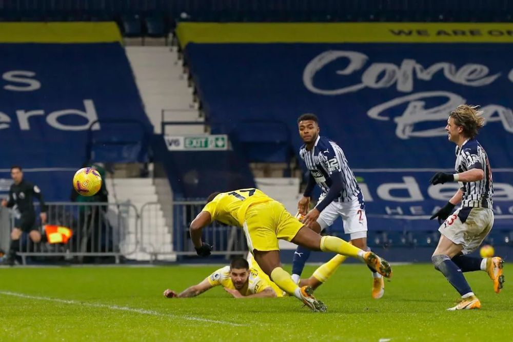  曼联新援破门终结进球荒提振士气  